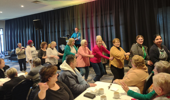 Neil Diamond Tribute Show